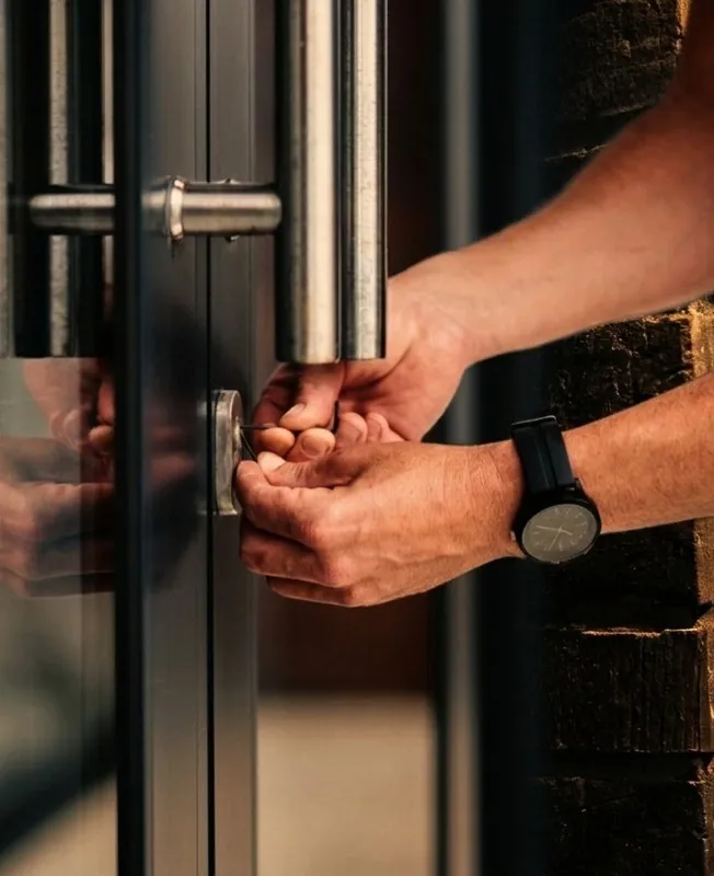 Ouverture de porte urgente Paris 17 — Serrurerie des Batignolles